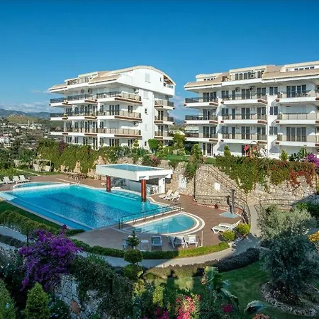 Doga Ve Deniz Manzarali Site Icerisinde Havuzlu Appartement Alanya