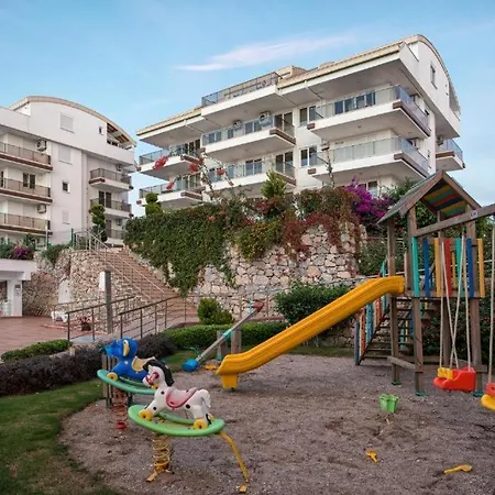 شقة Doga Ve Deniz Manzarali Site Icerisinde Havuzlu